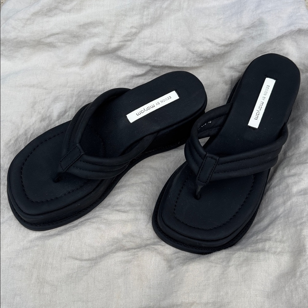 Black Platform Flip-Flop Sandals - Women
